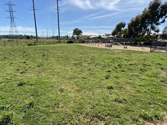 Hamlin Street Fenced Dog Park (Doreen)