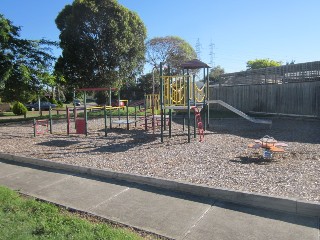 Dumosa Court Playground, St Albans