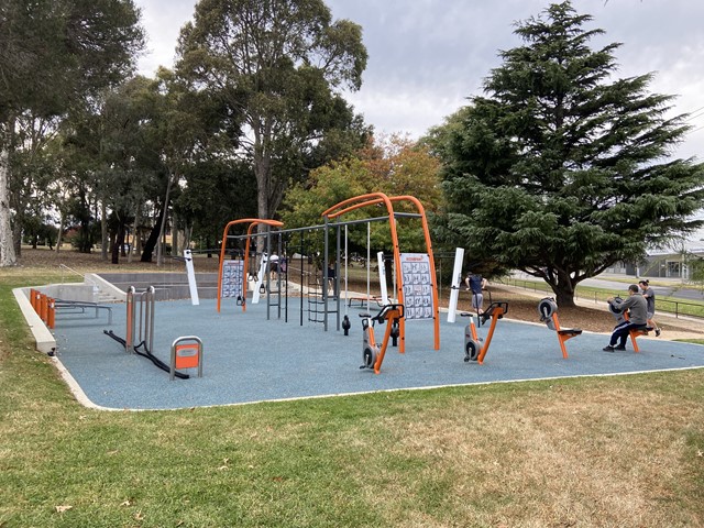 Duncan MacKinnon Reserve Outdoor Gym (Murrumbeena)