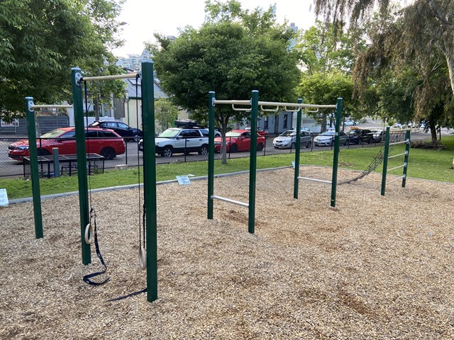 Eades Place Park Outdoor Gym (West Melbourne)