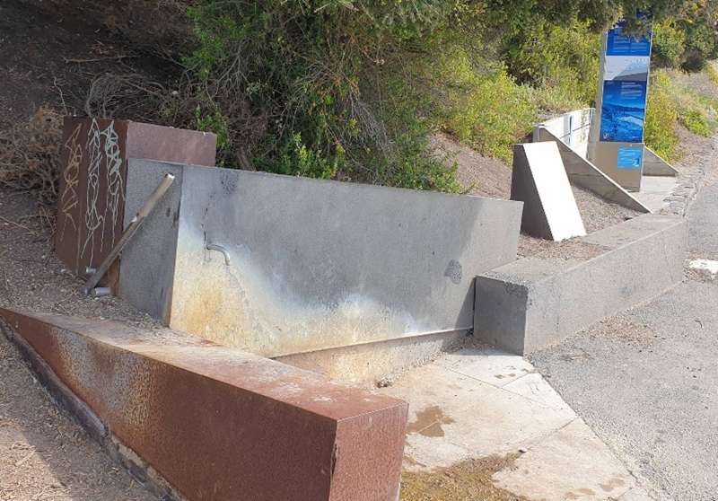 Eastern Beach Reserve Mineral Spring