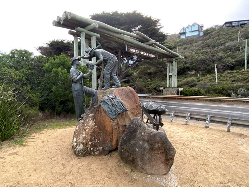 Eastern View - The Great Ocean Road Memorial Arch