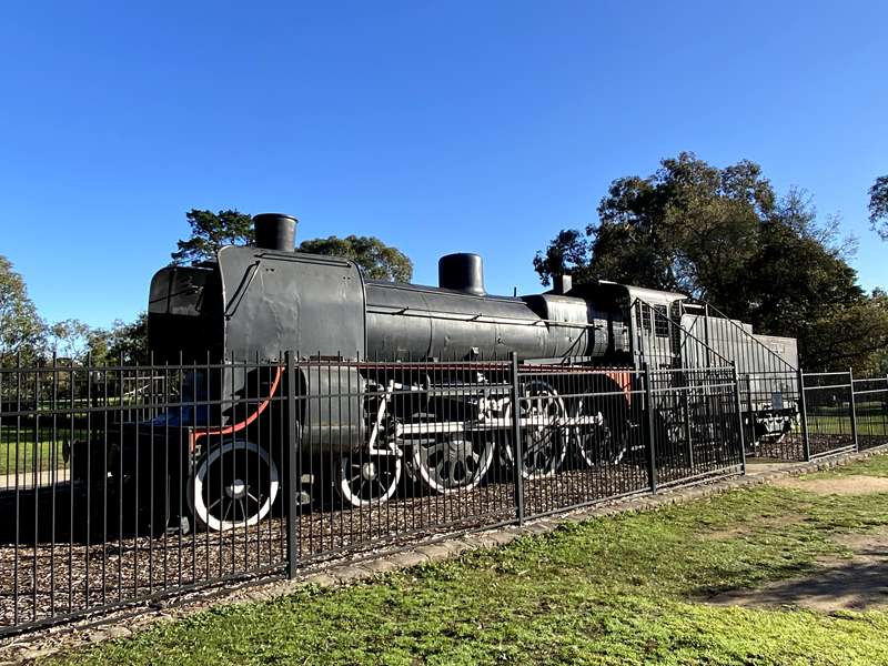 Edwardes Lake and Edgars Creek Wetlands Walk (Reservoir)