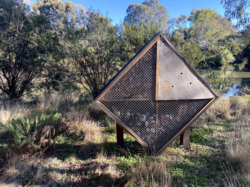 Edwardes Lake and Edgars Creek Wetlands Walk (Reservoir)