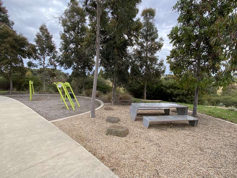 Edwin Close Outdoor Gym (Manor Lakes)