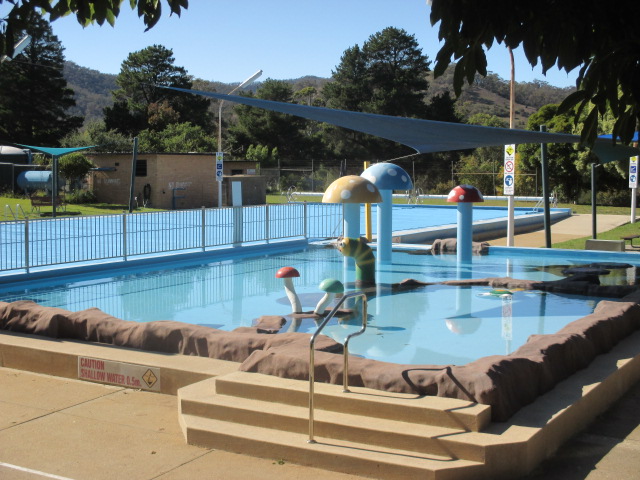 Eildon Outdoor Swimming Pool