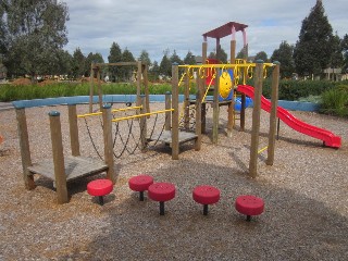 Elford Court Playground, Cairnlea