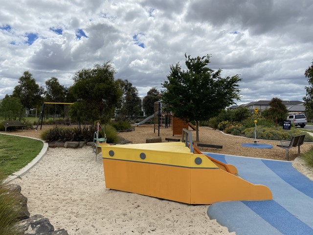 Elmstead Park Playground, Thornbury Way, Williams Landing