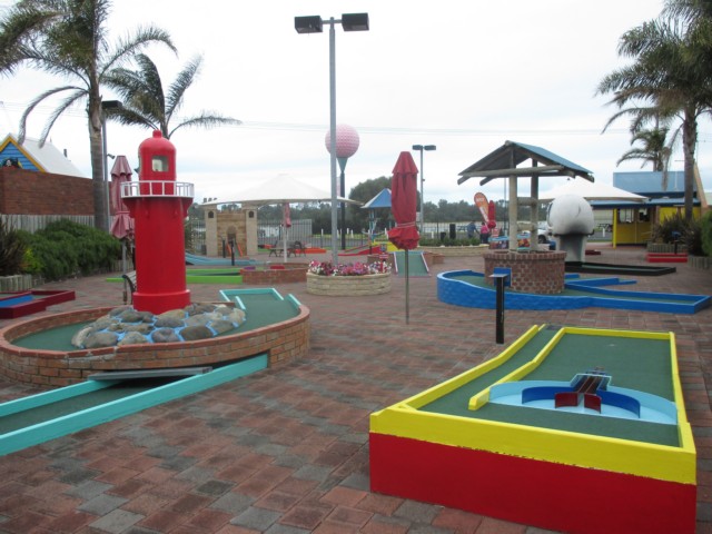 Lakes Entrance - Esplanade Mini Golf