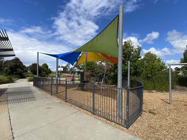 Eureka Drive Playground, Manor Lakes