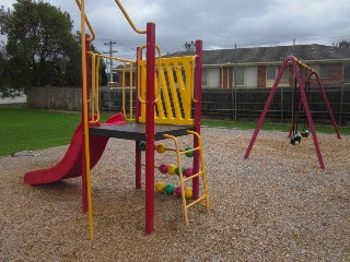 Fairbank Avenue Playground, Gladstone Park