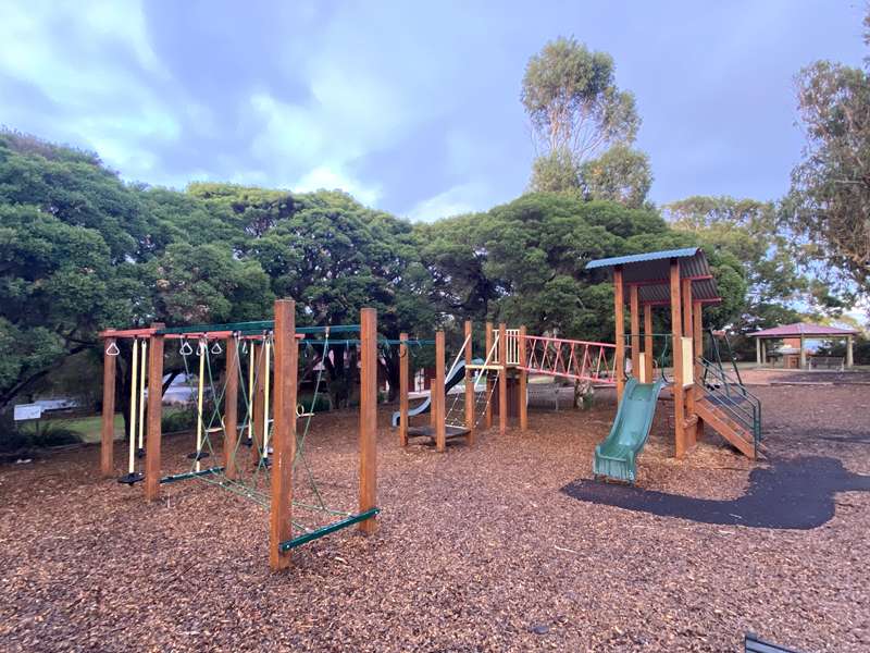 Falls Road Playground, Fish Creek