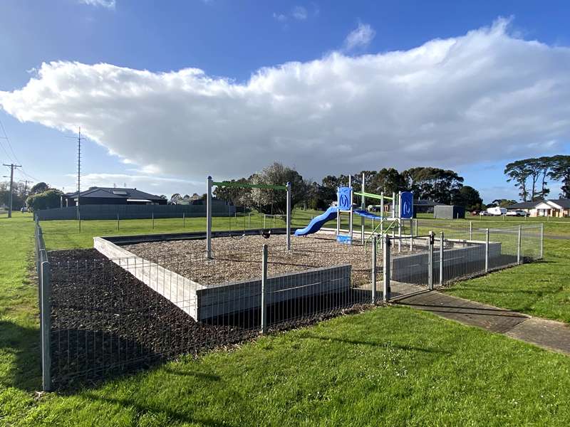 Farrell Street Playground, Garvoc
