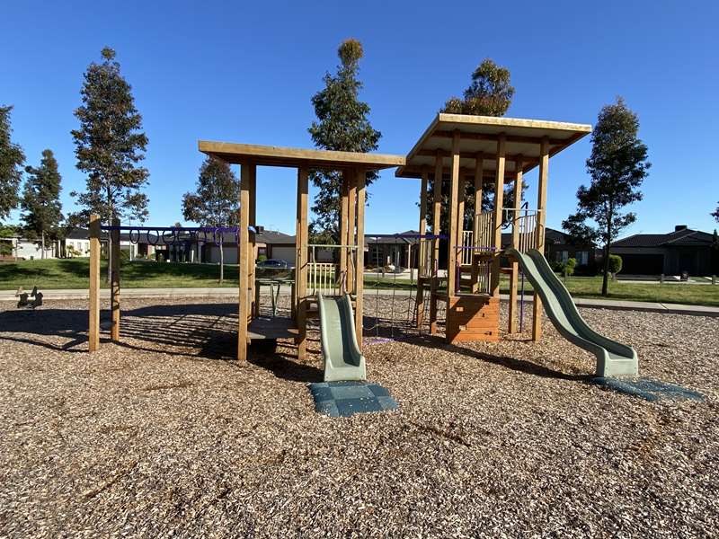 Fieldstone Way Playground, Brookfield