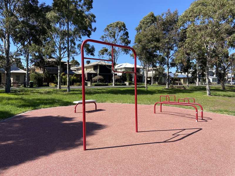 Flaxen Hills Road Outdoor Gym (Doreen)