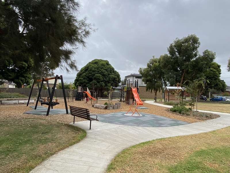 Flora Road Playground, Clayton