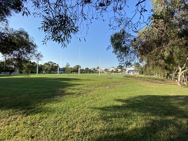 Gardiner Park Dog Off Leash Area (Glen Iris)