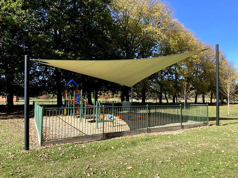 Glenlyon Recreation Reserve Playground, Dysart St, Glenlyon