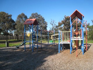 Glenroy Lions Park Playground, North Box Court, Hadfield