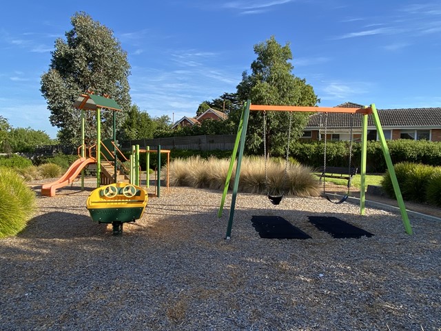 Graham Place Playground, Box Hill