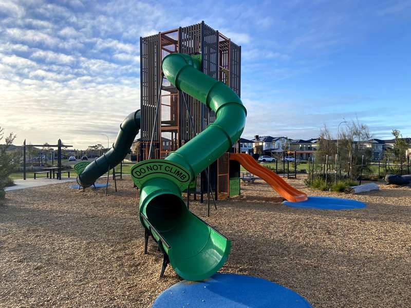 Grand Central Park Playground, Medallion Boulevard, Tarneit