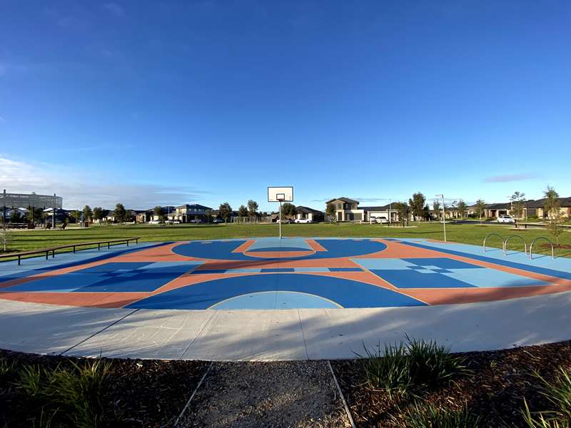 Grand Central Park Playground, Medallion Boulevard, Tarneit