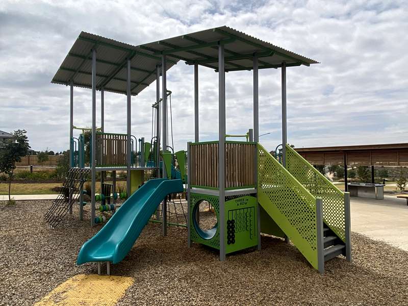 Grand Scenic Drive Playground, Brookfield