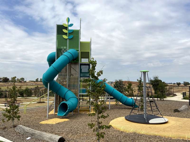Grand Scenic Drive Playground, Brookfield