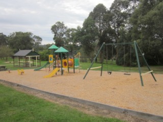 Greenland Court Playground, Garfield