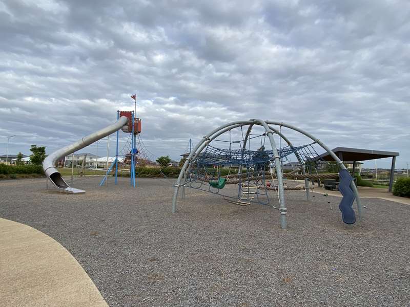 Greens Road Playground, Mambourin