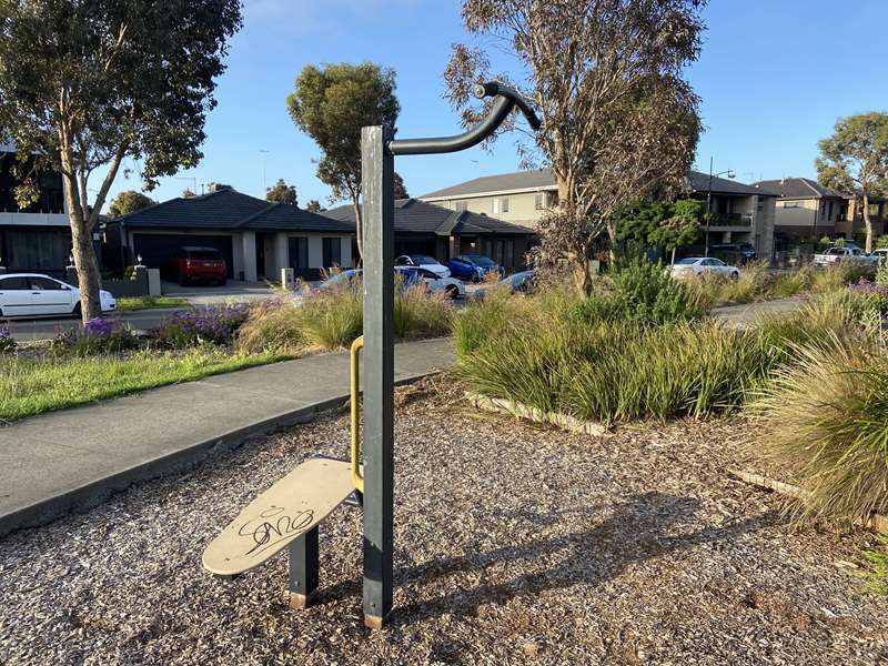 Greenvale Catchment Reserve Outdoor Gym (Roxburgh Park)