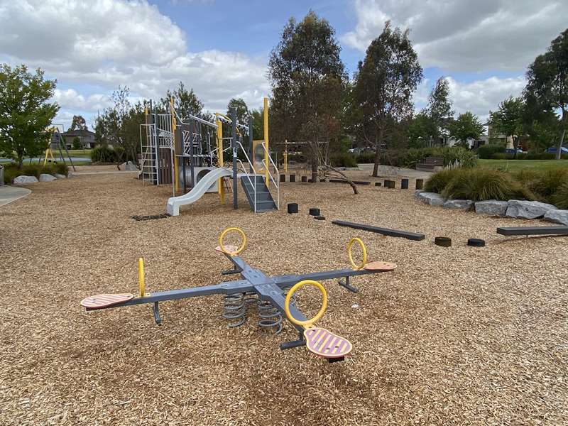 Greenvale Gardens Playground, Greenvale Gardens Boulevard, Greenvale