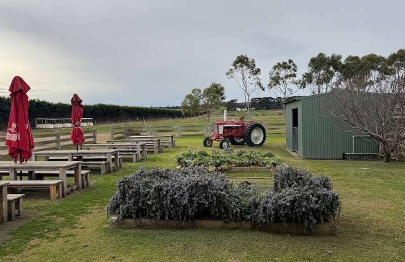 Hawkes Farm (Boneo)