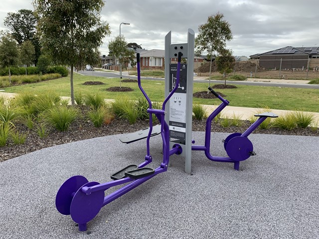 Hawkesbury Street Outdoor Gym (Pakenham)