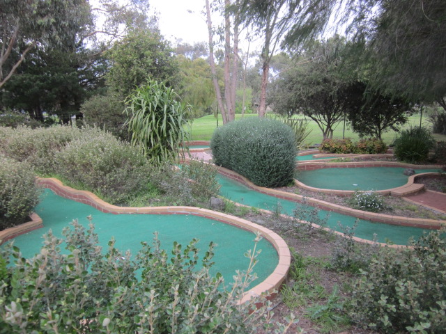 Heathmont Golf Park (Bayswater North)