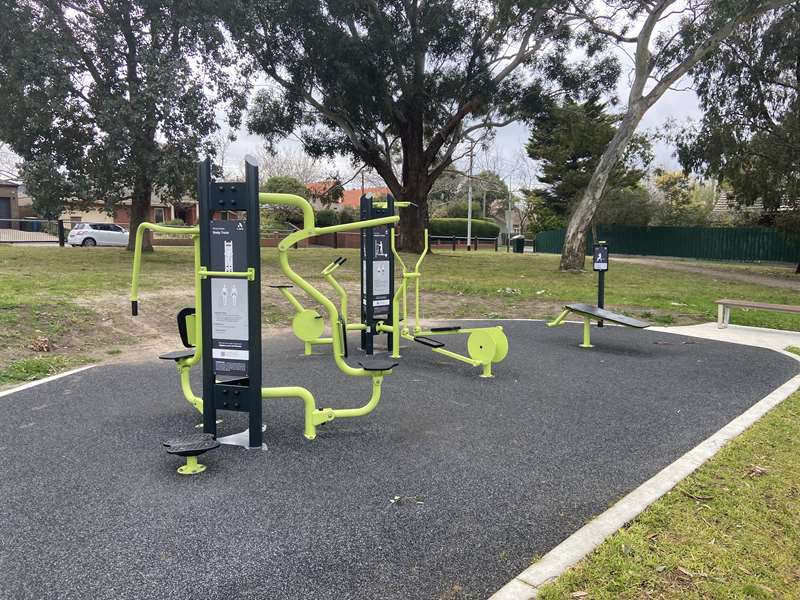 Highfield Park Outdoor Gym (Camberwell)