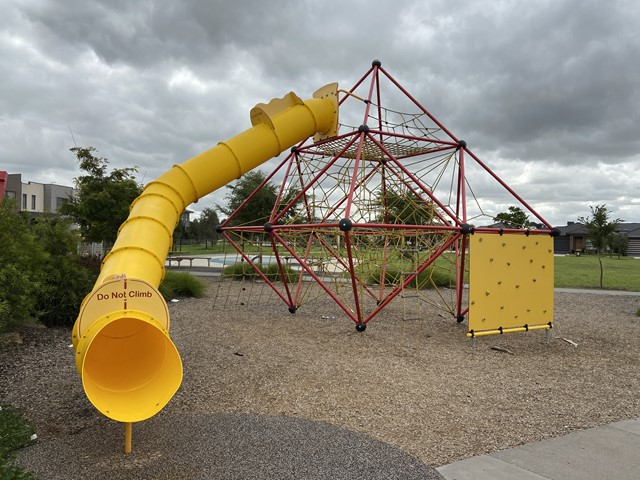 Highlander Drive Park Playground, Highlander Drive, Craigieburn