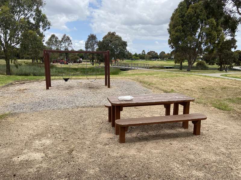 Central Park Avenue, Craigieburn