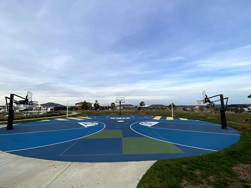 Hollioake Park Playground, Hollioake Drive, Lucas
