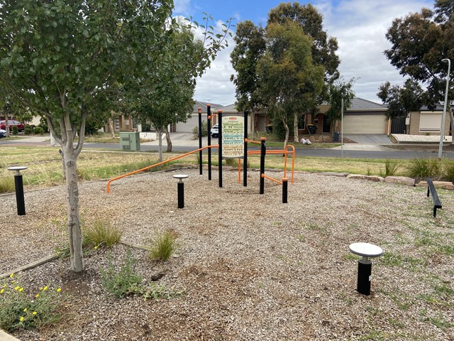 Holmewood Avenue Park Outdoor Gym (Deer Park)