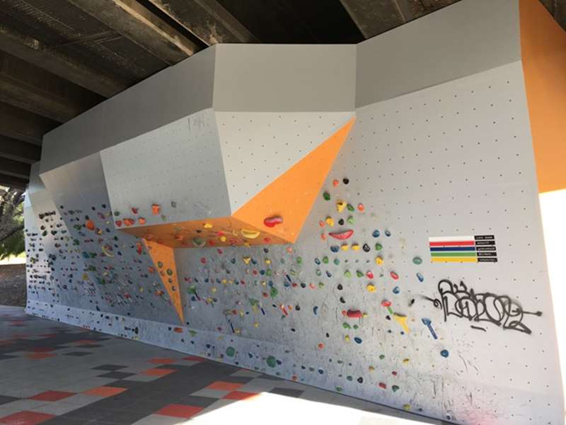 Hopkins Bridge Bouldering Wall (Footscray)