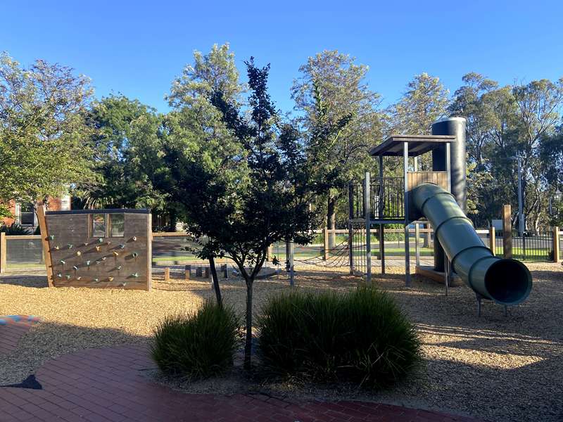 Hopwood Gardens Playground, High Street, Echuca