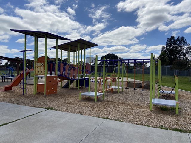 Huskisson Reserve Playground, Huskisson Avenue, Lalor