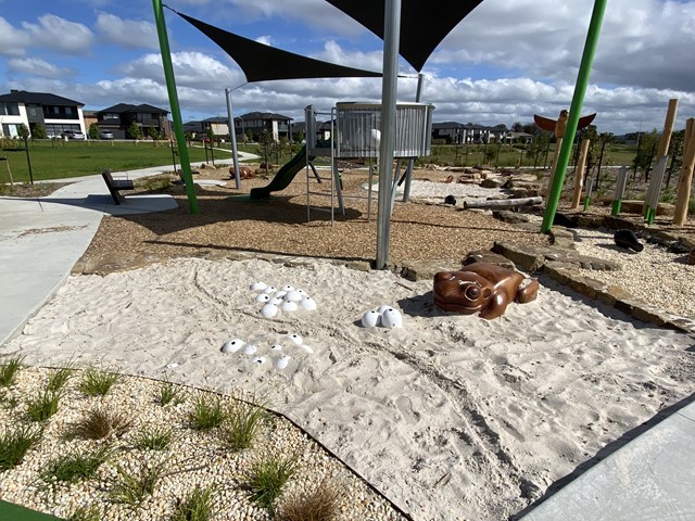 Hyde Avenue Playground, Clyde North