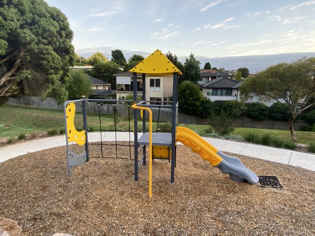 Ironbark Drive Playground, Templestowe Lower