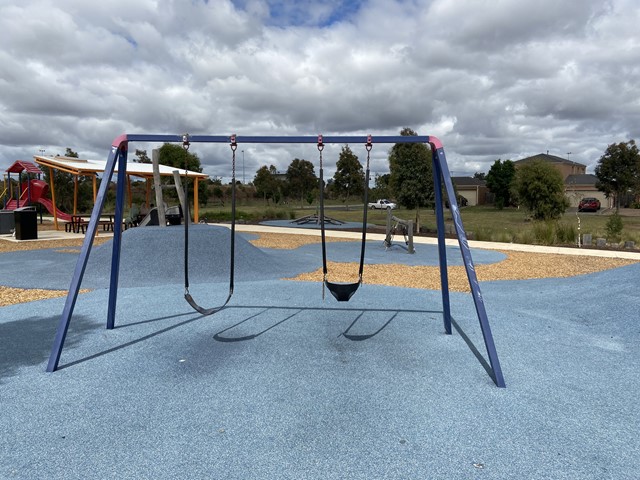 James Cook Drive Playground, Truganina