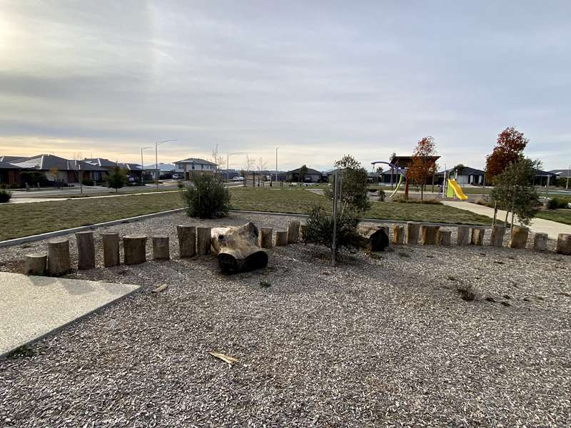Karingga Park Playground, Vetrano Avenue, Alfredton