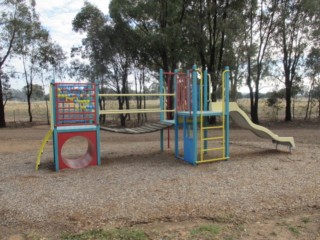 Karramomus Memorial Hall Playground, Karramomus Road, Karramomus North