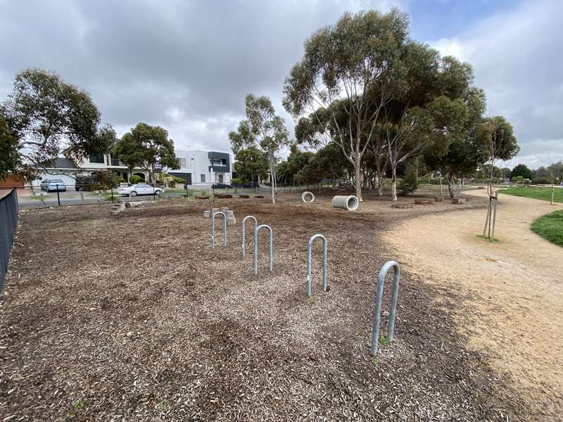 Kevin Flint Memorial Reserve Fenced Dog Park (Cairnlea)