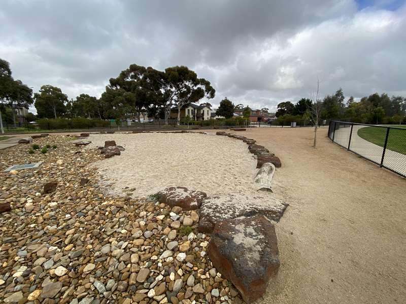 Kevin Flint Memorial Reserve Fenced Dog Park (Cairnlea)